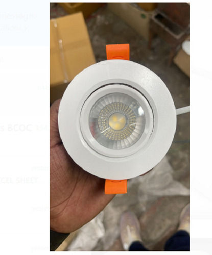  क्रोम बॉडी राउंड शेप्ड 6 वॉट पावर 4500k कलर टेम्परेचर सिंगल फेज LED कंसील्ड लाइट 
