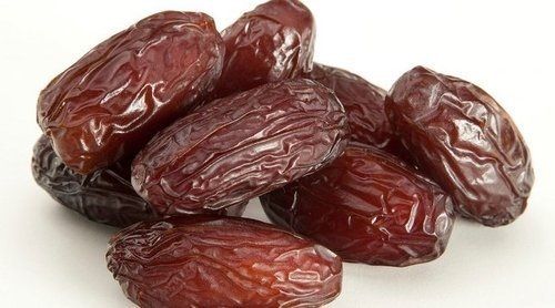 Medium Grade Commonly Cultivated Oval Shape Sweet 1 Kg Arabian Dry Dates