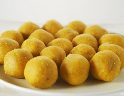 Sweet And Delicious Taste Ready To Eat Round Soft Besan Laddu