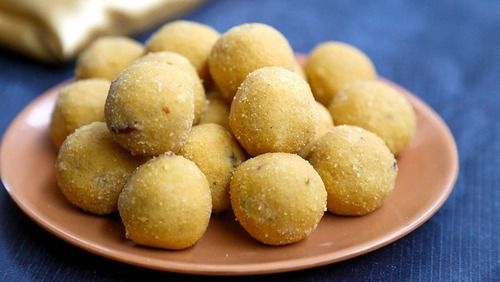 1 Kilogram Sweet And Delicious Tasty Round Yellow Besan Laddu
