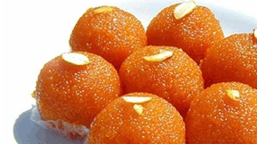 1 Kilogram Tasty And Sweet Round Red Dessert Motichoor Laddu