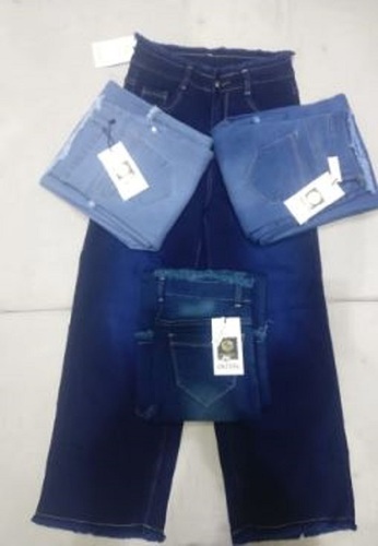 महिलाओं के लिए हल्के और गहरे नीले रंग की वॉशेबल और आरामदायक स्ट्रेट डेनिम जींस आयु वर्ग: > 16 साल