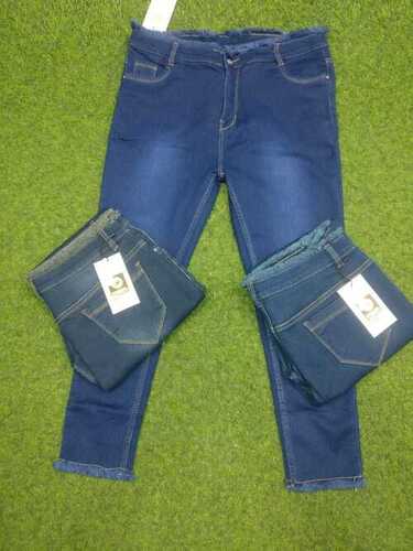 महिलाओं के लिए धोने योग्य और आरामदायक फैंसी और स्टाइलिश डेनिम जींस आयु वर्ग: > 16 वर्ष