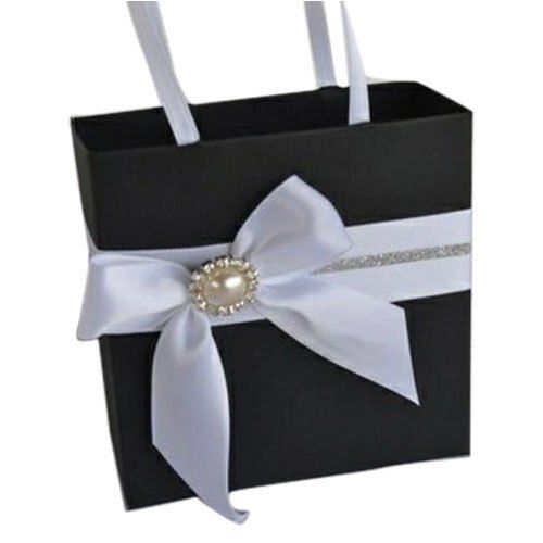 Disposable Black And White Color Comfortable Designer Stylish Look Wedding Paper Gift Bags