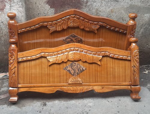 आरामदायक स्टाइलिश एलिगेंट लुक दीमक रेज़िस्टेंस और साफ करने में आसान भूरा लकड़ी का कॉट