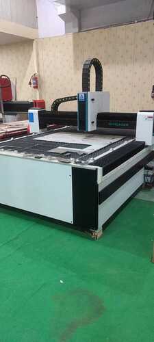 1 Kilowatt Laser Power White And Black Semi Automatic Fiber Laser Cutting Machine 