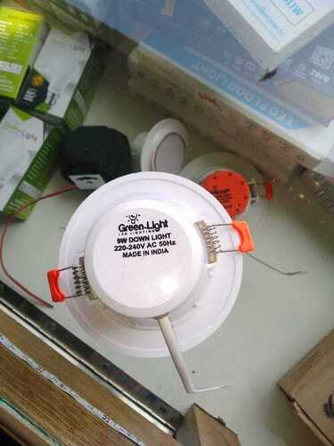 7 Watt, Low Power Consumption Energy Efficient Cool Daylight Led Bulb