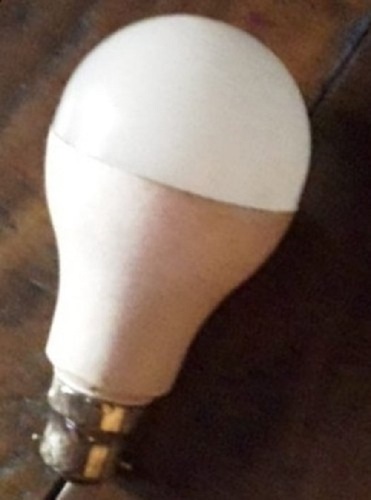 कम बिजली की खपत ऊर्जा कुशल और शॉक प्रूफ इलेक्ट्रिक बल्ब