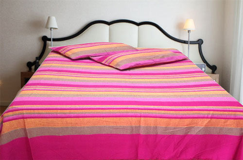 Pink Printed Cotton Two Pilow Cover Double Handloom Bed Sheet