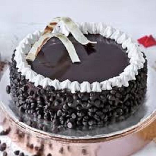 Sweet Delicious Taste Hygienically Prepared And Mouth Watering Black Chocolate Cake Pack Size: Box