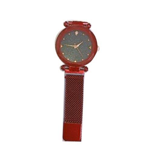 Brown Shade Round Dial With Magnetic Strap Trendy And Stylish Ladies Wrist Watch