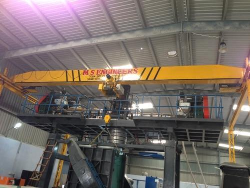 Electric Overhead Travelling crane (EOT)