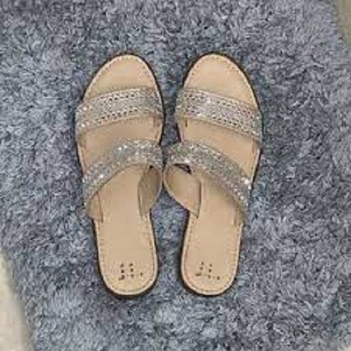 Fabric Skin Friendly Light Weight Easy To Wear Comfortable Brown Ladies Slippers 