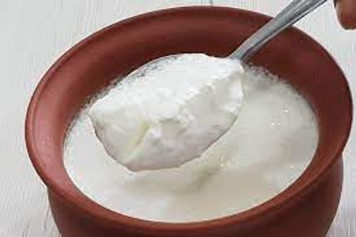 High In Protein Hygienically Prepared Smooth Refreshing Taste Fresh Curd, 500Gm Age Group: Children