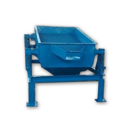 Rust Proof Manual Extend Vibrating Machine Capacity: 200 Kg/Hr