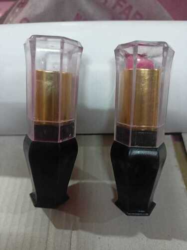 Smudge Proof And Water Proof Huda Beauty Long Lasting Glossy Lipstick For Ladies  Color Code: Pink