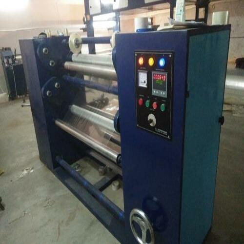 एक स्वचालित एज गाइड और एक संवेदी और इलेक्ट्रॉनिक टेंशन कंट्रोल स्लीटिंग मशीन के साथ ब्लू अनविंड