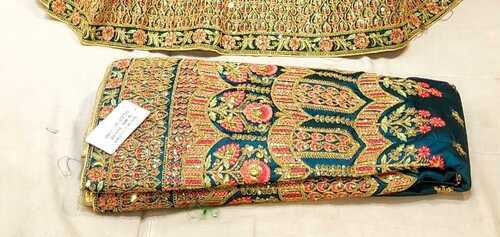 इंडियन डार्क ब्लू सॉफ्ट सिल्क ट्रेडिशनल सामी-प्योर पार्टी वियर एम्ब्रॉयडरी किया हुआ लहंगा