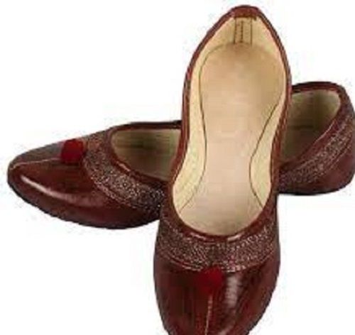 Cool Dry Maroon Light Weight Stylish Beautiful Designer Ladies Jutti For Casual And Party Wear