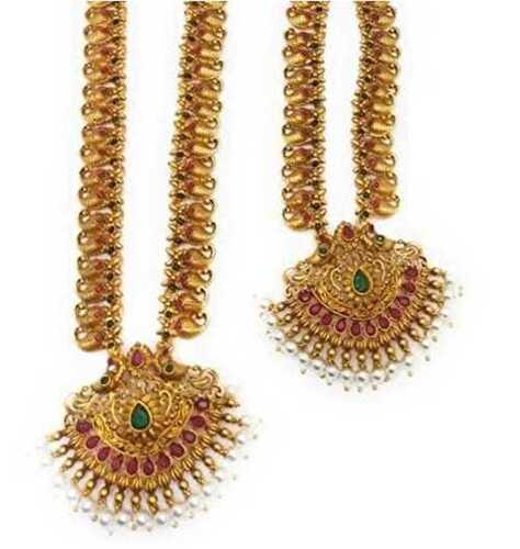 Golden Imitation Jewellery Necklace Set Packed In Velvet Box, Wooden Box Packaging