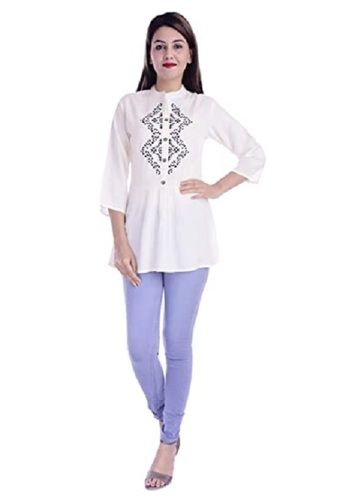 100% Cotton Fabric White Color Round Neck Short Sleeves Comfortable To Wear Ladies Kurti Bust Size: 30