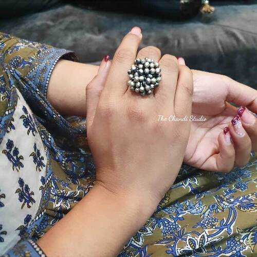 Adjustable Silver Stud Ball Bunch Finger Ring For Tradiational Wear Gender: Women