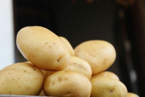 High In Fiber And Vitamin Hygienically Packed Natural Farm Fresh Potato Preserving Compound: Raw