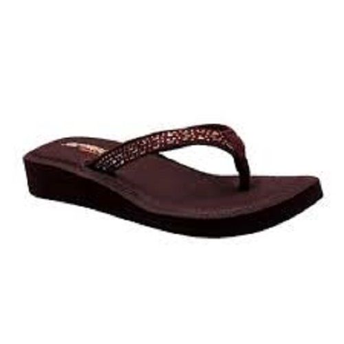 Plastic Slip Resistance Comfortable Light Weight And Casual Wear Maroon Color Ladies Slippers