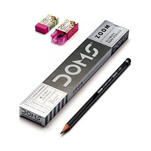 वुड ब्लैक एंड सिल्वर डोम्स जूम अल्टीमेट डार्क पेंसिल जिसका इस्तेमाल स्कूल में लिखने के लिए किया जाता है