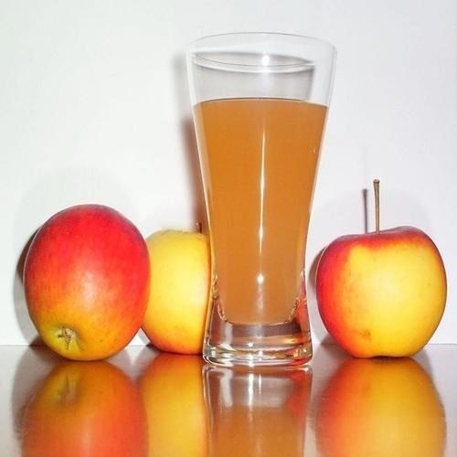 Zero Added Sugar Low Calories Rich In Vitamins Natural And Refreshing Apple Juice Packaging: Glass Bottle