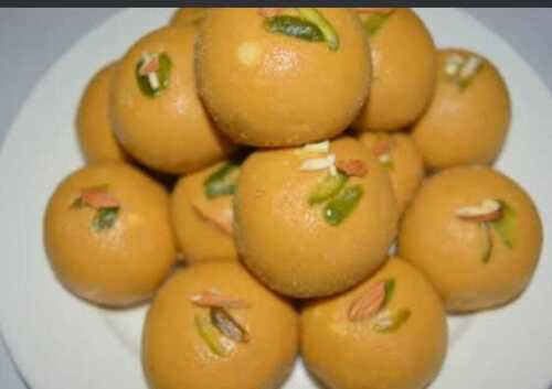 Mouth Watering Sweet And Tasty Delicious Hygienically Prepared Yellow Besan Laddu  Carbohydrate: 25 Percentage ( % )