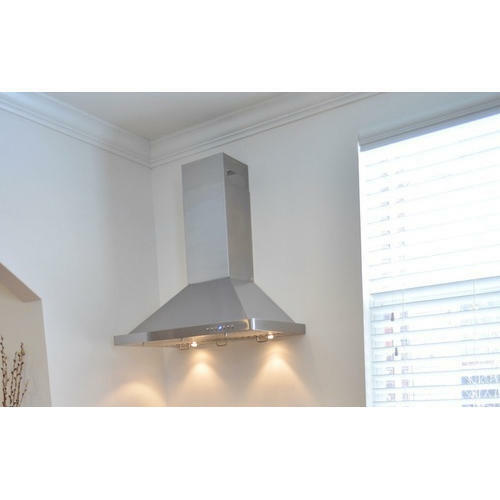 जंग प्रतिरोधी और अच्छी गुणवत्ता वाला स्टेनलेस स्टील एग्जॉस्ट पाइप किचन चिमनी