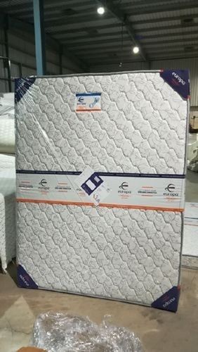 White Skin Friendly Comfortable And Lightweight Cream Latex Mattress