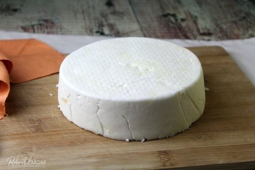 1 Kg Weight Round Shape 3 Day Shelf Life 100% Pure And Fresh White Paneer Age Group: Old-Aged