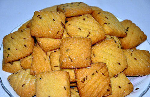 No Added Preservatives Sweet And Delicious Flavored Square Handmade Bakery Cookies Fat Content (%): 5 Percentage ( % )