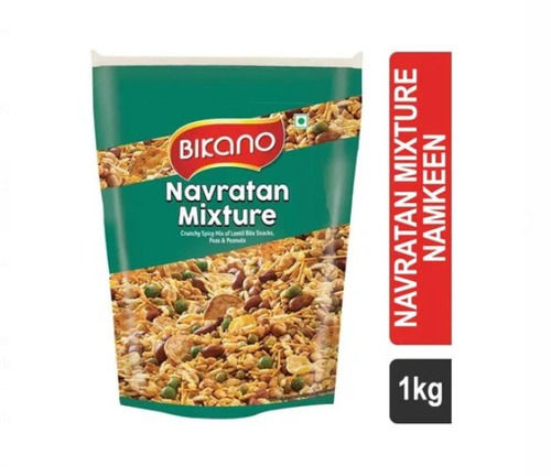 Crunchy Spicy In Taste Bikano Navratan Mixture Namkeen Pack Of 1 Kilogram Fat: 5 Percentage ( % )