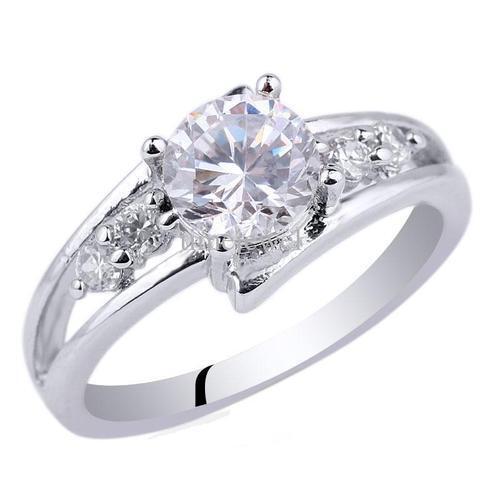 Women Light Weight Skin Friendly Fashionable Designer And Trendy Diamond Ring