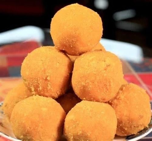 Pack Of 1 Kg Sweet And Delicious Taste Round Shape Yellow Fresh Besan Laddu Carbohydrate: 38.1 Grams (G)