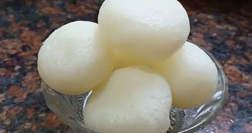 1 Kg Packaging Size Round Shape Sweet And Delicious Taste White Rasgulla Carbohydrate: 2.3 Percentage ( % )