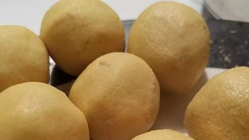 1 Kilogram Sweet And Delicious Round Yellow Fresh Besan Laddu