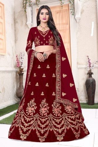 Ladies Fashionable And Stylish Embroidered Red Bridal Lehenga Choli