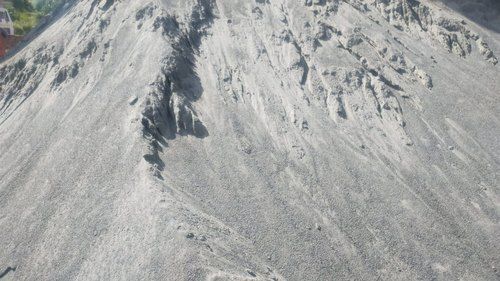 टिकाऊ और लंबे समय तक चलने वाला हाई-ग्रेड 100% शुद्ध प्राकृतिक ग्रे रिवर सैंड बेंडिंग स्ट्रेंथ: 33 Mpa कॉमन सीमेंट 