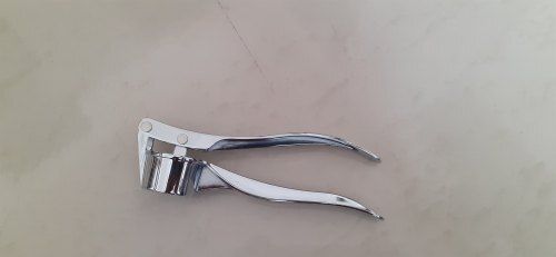 Steel  Long Durable Strong Easy To Use And Time Saver Silver Garlic Press