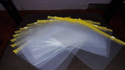 Easy To Carry Light Weight And Water Proof Durable Plastic Zipper Bags