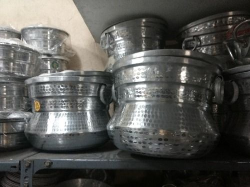 Light Weight Fine Finish Round Strong And Solid Sliver Aluminium Cooking Pot