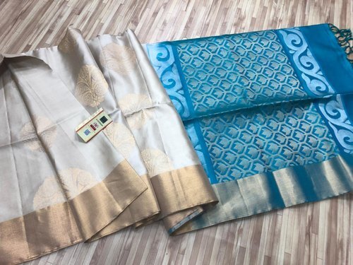 ट्रेडिशनल एलिगेंट सिल्वर और ब्लू हैंडलूम कांचीपुरम सॉफ्ट सिल्क साड़ी