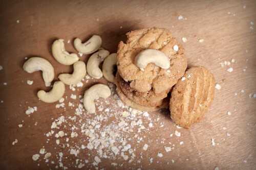 Biscuit Best Price Premium Quality Sweet Taste Crispy Cashew Flavour Cookies For Snacks