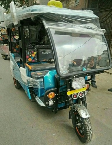सिक्स सीटर थ्री व्हीलर लार्ज स्पेस ग्रीन एंड ब्लैक बैटरी ऑपरेटेड ई रिक्शा