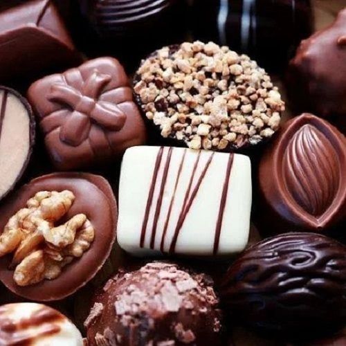 Pack Of 1 Kilogram Tasty And Eggless Homemade Assorted Chocolates 