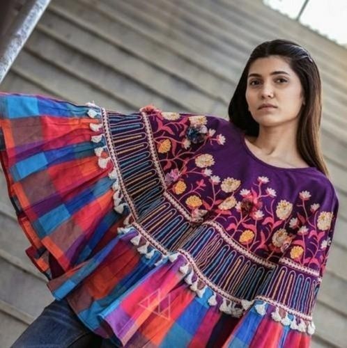 Comfortable And Breathable Colorful Printed Poncho For Ladies Casual Wear  Bust Size: 34 Inch (In)